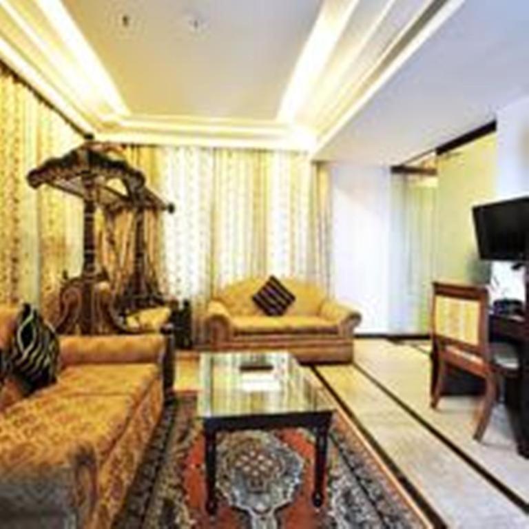 Hotel Zeeras Varanasi